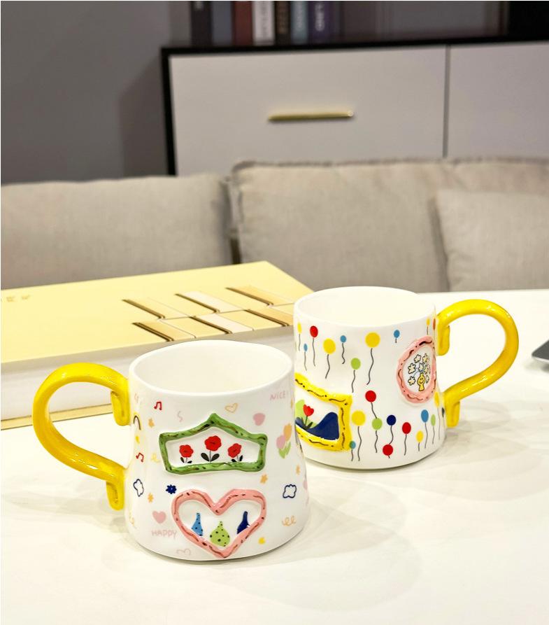 Tazza da caffè in ceramica a forma di cuore da cartone animato
