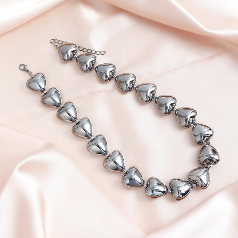 Gunmetal Black Beaded Heart Pendant Necklace Adjustable Length Neckchain Fashionable Clavicle Chain Jewelry for Women
