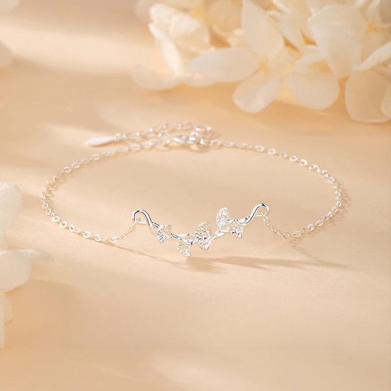 Apricot Leaf Bracelet Women's Light Luxury Niche Design Exquisite New Birthday Gift for Girlfriend
