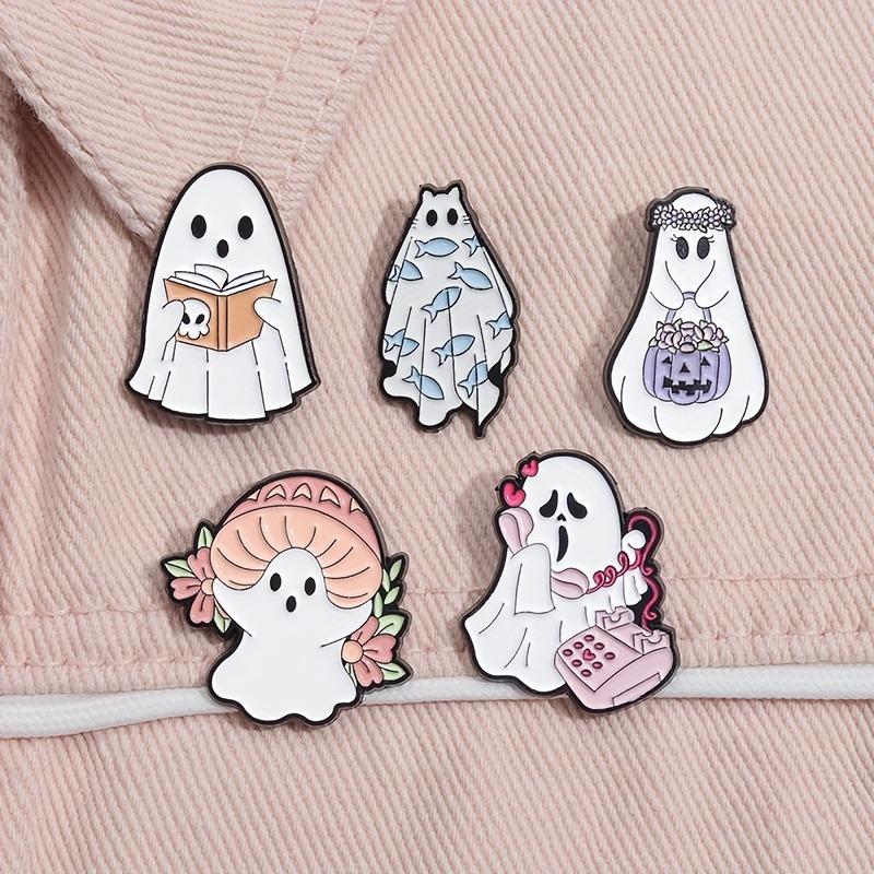 5pcs Ghost Shape Brooch Set Cute Lovely Cartoon Anime Pin Brooch Set For Women Halloween Clothings Decoration