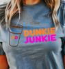 Dunkie Junkie T-Shirt | Kaffeebecher Logo Tee, Kaffee-Liebhaber Shirt
