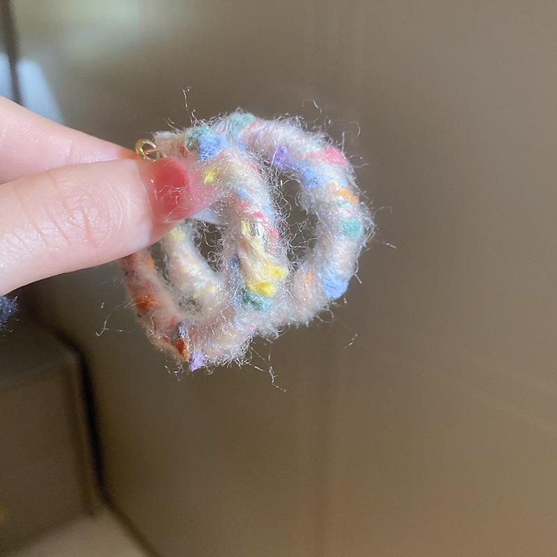 French Baroque Pearl Flower Tassel Earrings: Elegant Silver Needle Studs with a Light Luxury Touch