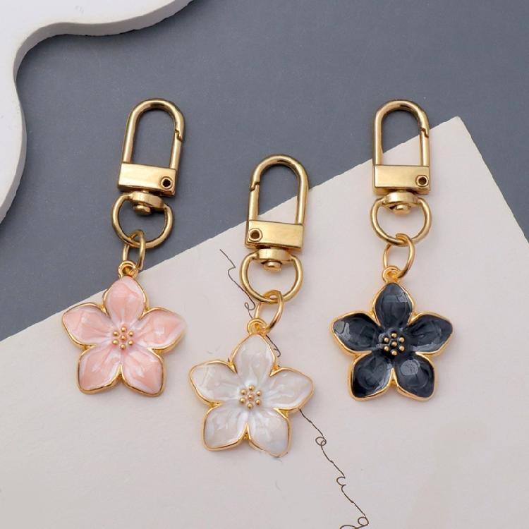 Eleganter Blumen-Taschenanhänger Zarter Schlüsselanhänger Geeignet für Trendbewusste Junge Frauen und Mode-Stil-Enthusiasten