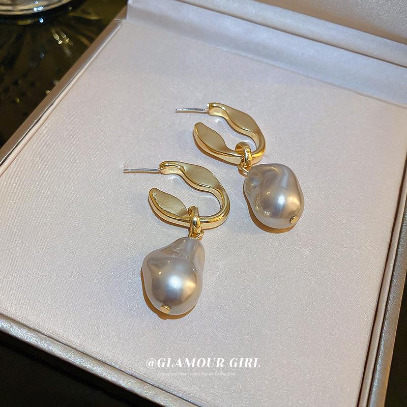French retro irregular geometric pearl earrings fashion high-end stud earrings personality trend earrings