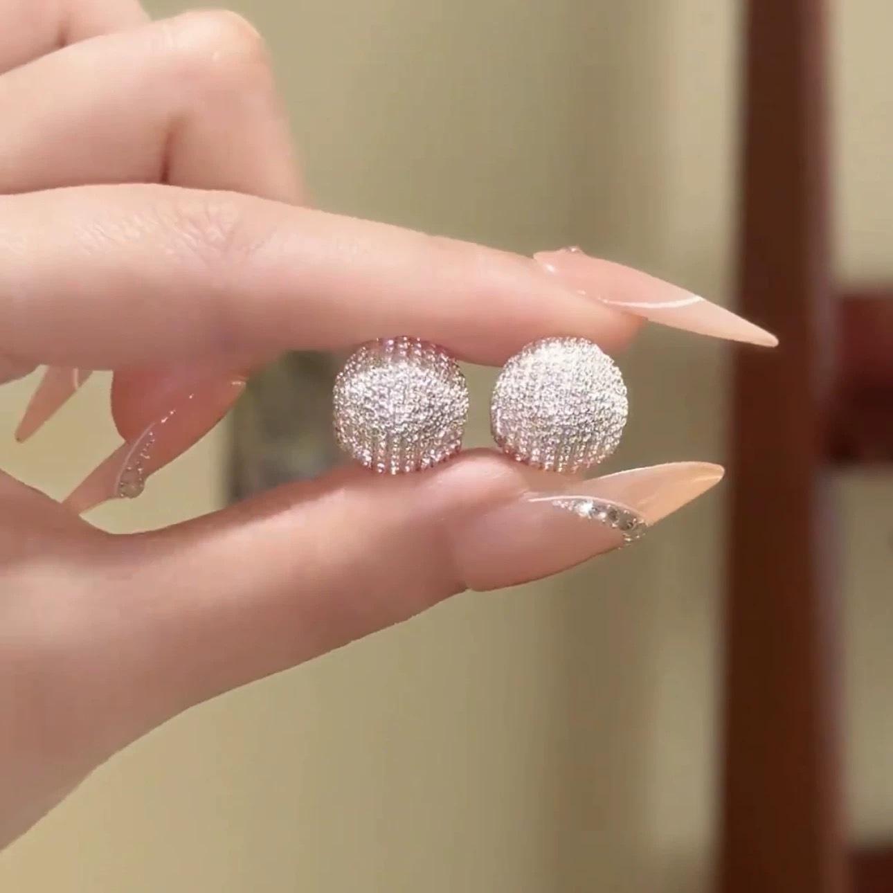 

Fashionable Women s Versatile Earrings With A High-end Temperament Hoop One Size