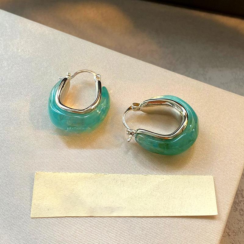 Resin U-shaped Earrings Retro Niche Design Light Luxury High-end Ear Buckle Personality Fashion Temperament Versatile Earrings Women