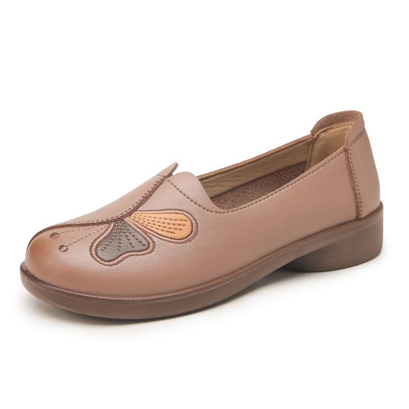 Autumn New Mother Shoes Spring and Autumn Leather Middle-aged and Elderly Flat-soled Mother Single Shoes Elderly Non-slip Soft-soled Leather Shoes