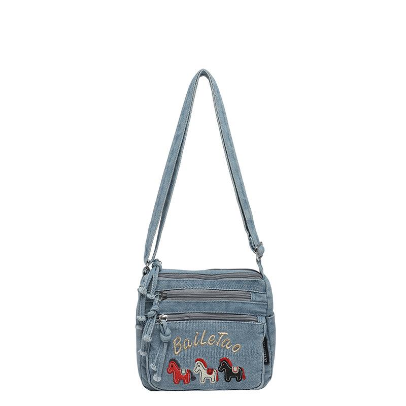 Джинсовая Сумка-Кроссбоди Женская Мультяшная Вышитая Многокарманная Сумка на Плечо светло-синий