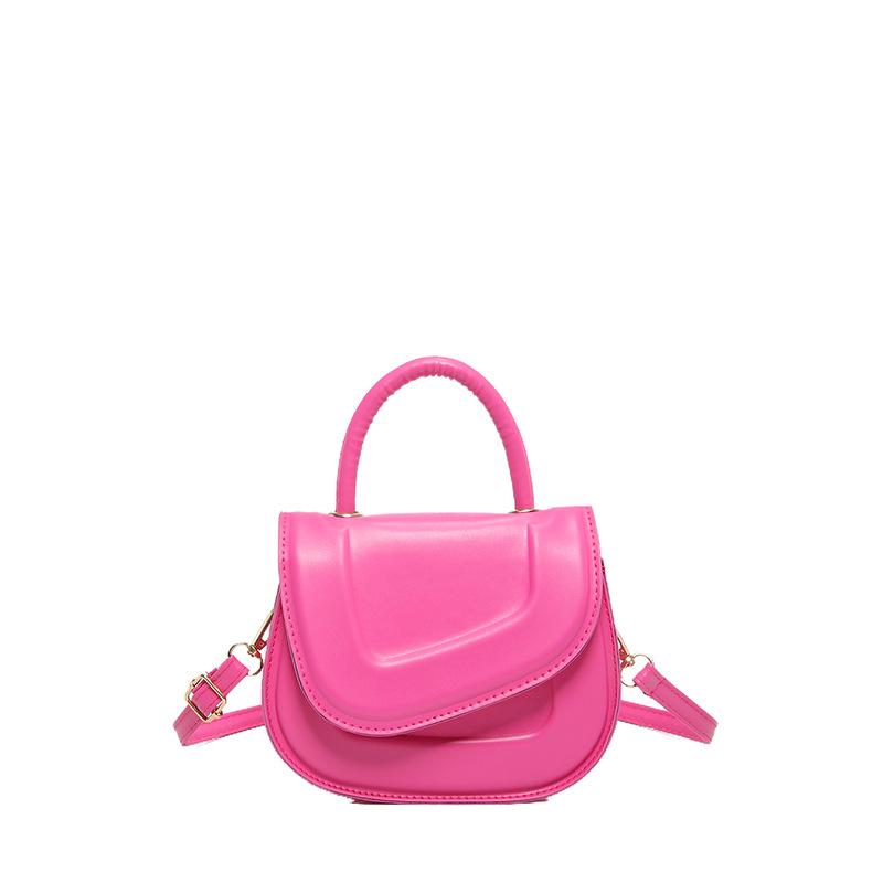 

Нова одноколірна сумка через плече з текстурою в іноземному стилі, 2024, персоналізована нова літня популярна модна підсідельна сумка рожевий червоний колір