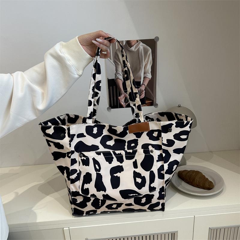 Leopard print personality large capacity tote bag women's versatile casual personality simple Korean version ins popular shoulder bag