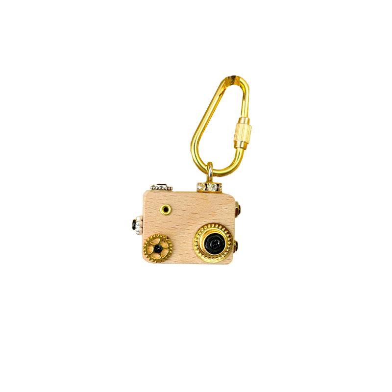 1PC Car Shape Unique Car Keychain Creative Personality Ornaments Punk Robot Pendant Cute Purse Bag Hanging Wooden Metal