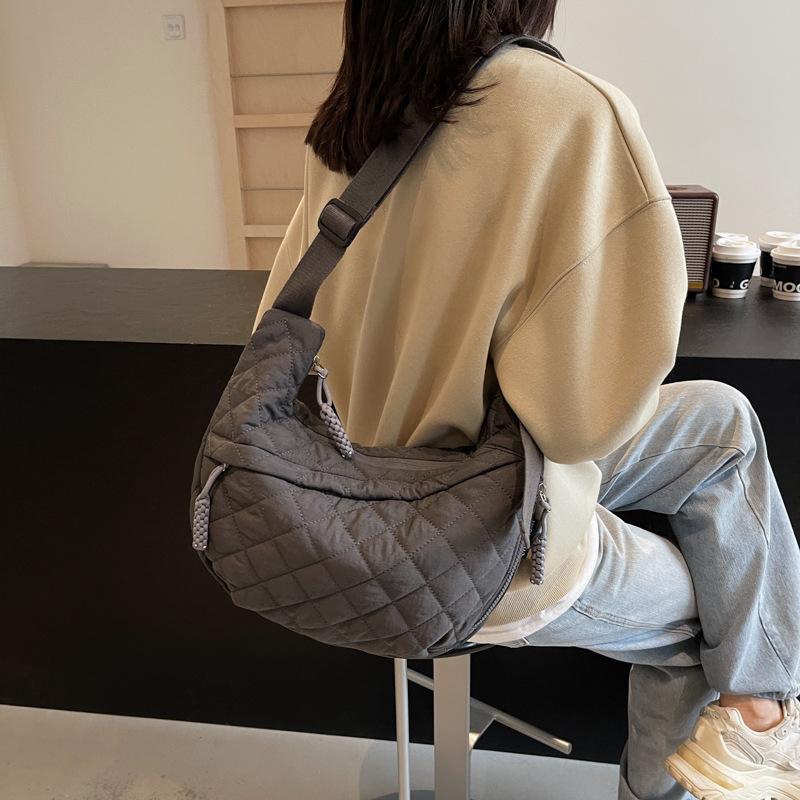 Autumn and winter nylon cloth grid cotton clothing bag 2025 new solid color texture versatile leisure sports dumpling bag shoulder bag