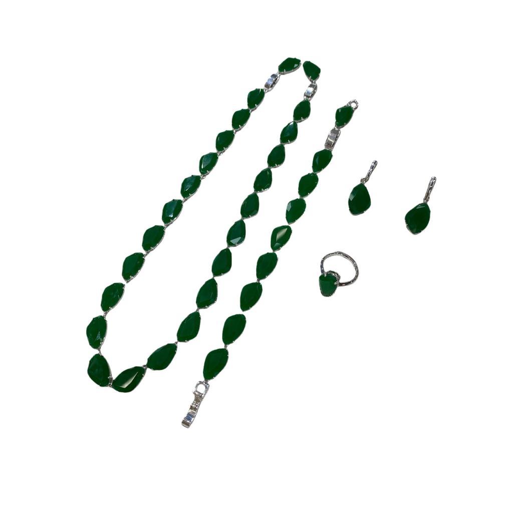Natural Emerald Crystal Necklace Irregular Section Niche Design Sense Collarbone Chain, Light Luxury High Sense