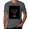 Nur ein Mädchen, das Wein liebt T-Shirt Industriearbeit T-Shirt