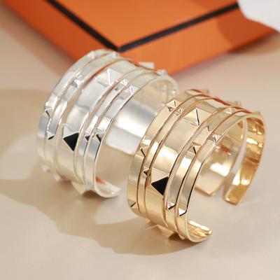 High-end Jewelry Brand Retro Palace Wind Rivet Bracelet Gold-plated Dual-color Rock and Roll Elegant Gift for Daily Wear
