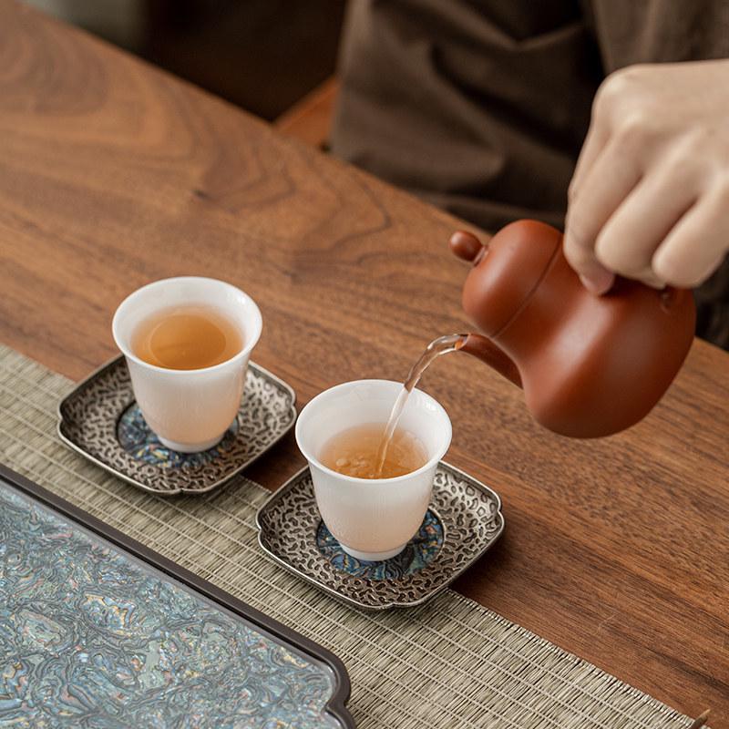 Retro Mother-of-Pearl Coaster Tea Set: Chinese Tea Knife, Anti-Scald Tea Cup Holder, Tea Ceremony Accessories.