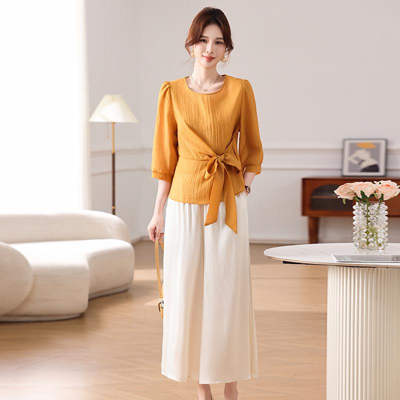 

Elegant Spring Suit for Middle-aged Women: 2026 Two-piece Set with Top & Wide-leg Pants 3XL