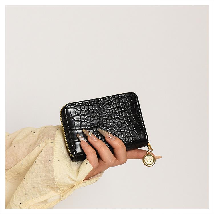Women’s Zipper Short Wallet Crocodile Embossed PU Leather Large Capacity Card Holder Coin Purse Zip Around Wallet