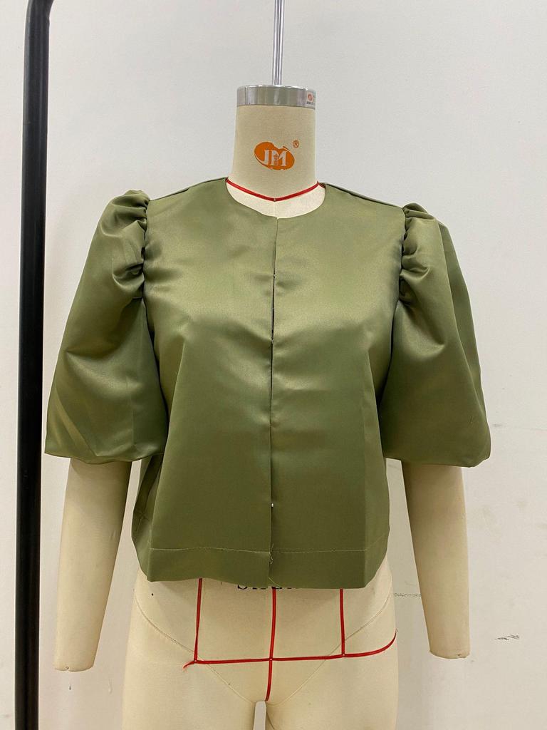 Women's Puff Sleeve Round Neck Top - Elegant Commuting Style, Versatile Five-Point Sleeve Blouse