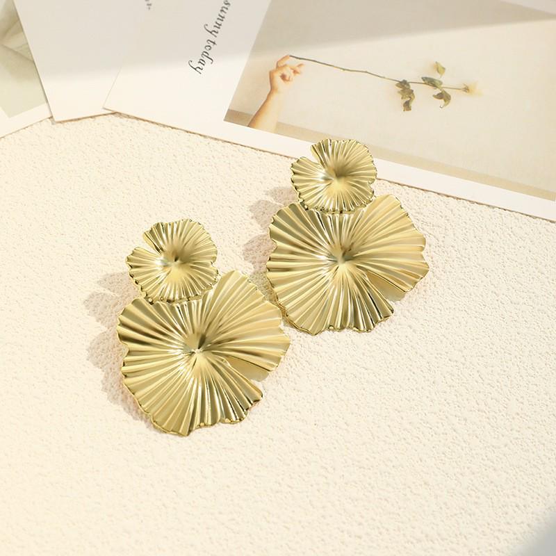 Gold-Tone Geometric Twist Earrings: Fashionable and Versatile Multi-Layer Braided Earrings for Women.
