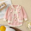 Handbesticktes Baby-Mädchen Strick-Latzhosen- und Jacken-Set für Herbst/Winter