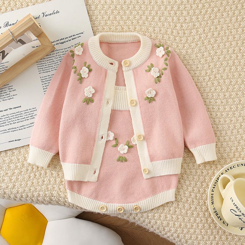 Handbesticktes Baby-Mädchen Strick-Latzhosen- und Jacken-Set für Herbst/Winter