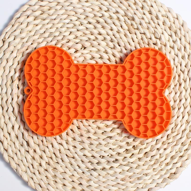 Pet Silicone Non-Slip Slow Feeder Mat - Round Food-Grade Lick Mat for Cats & Dogs