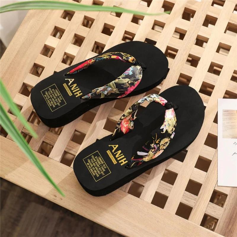 Fashion Sandals 2024 Summer New Shiny Diamond Flowers Thick Bottom Slope Heel Round Toe Clip Comfortable Flip-flops Women