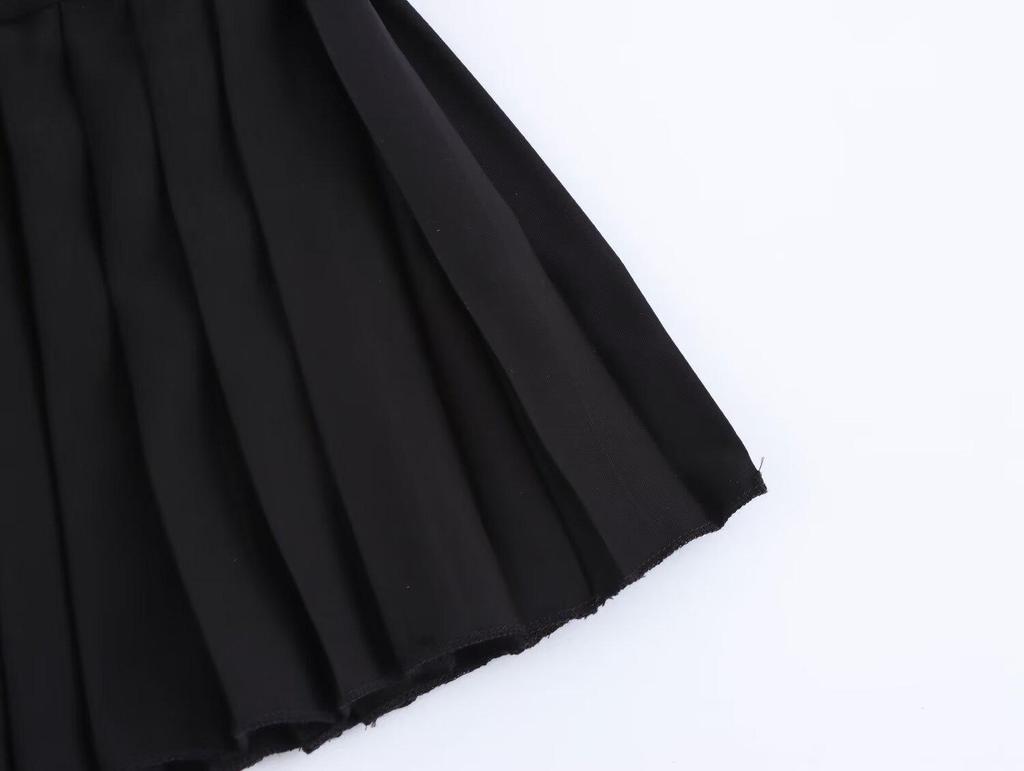 Spring 2025: Women's European & American Style One-Shoulder Slim Pleated Dress