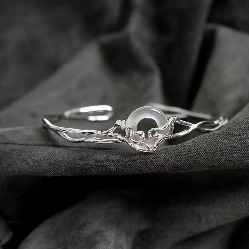 1PC Chinese Style Vintage Hollow Out Round Jade Light Luxury Small Temperament Bracelet For Women Open Adjustable Elegant Bangle