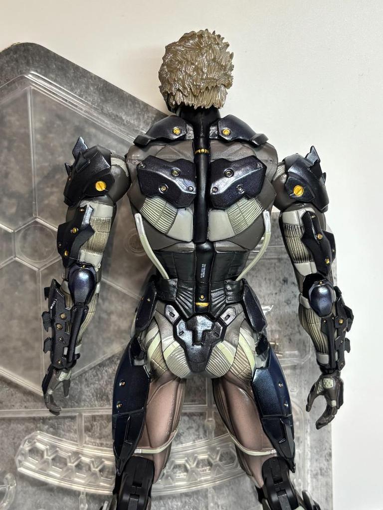 [USED] Play Arts Kai Metal Gear Solid Raiden