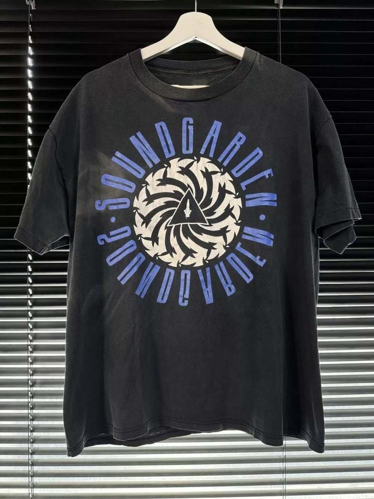 

1992 Soundgarden Badmotorfinge wbr/ r Black Short Sleeve Unisex BL608 Unisex T-Shirt XXXL