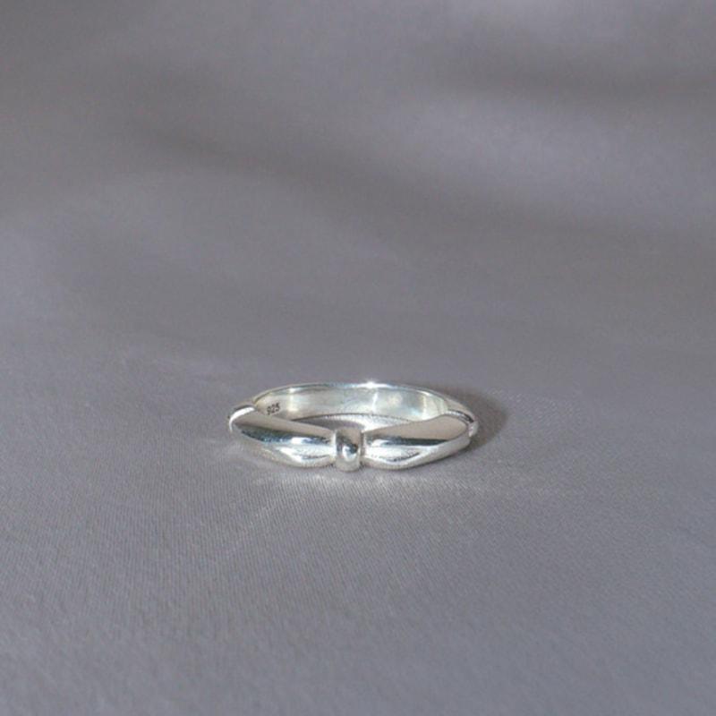 LOASI ribbon tie ring