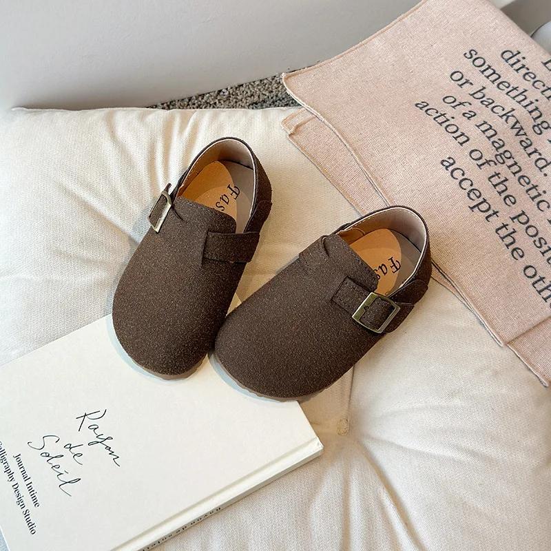 

Новая детская обувь для девочек, простые универсальные детские кожаные туфли, однотонные нескользящие повседневные туфли для малышей, модные туфли на плоской подошве в стиле ретро 21 коричневый