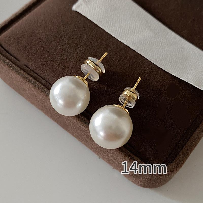

Pearl stud earrings new popular round strong light European and American earrings women s light luxury high-end earrings