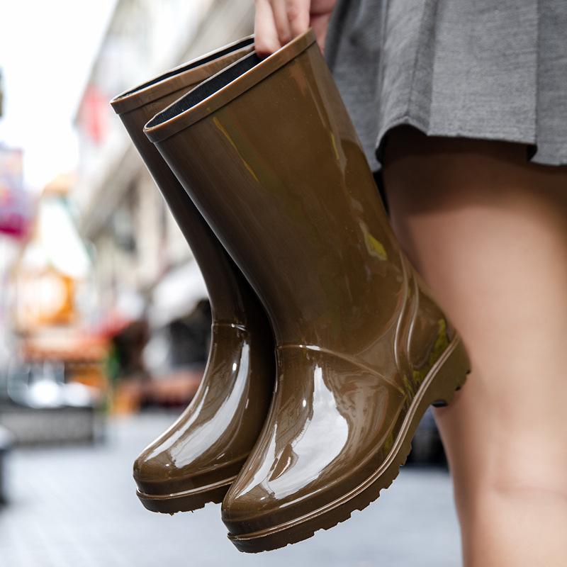 Medium tube four-season rain shoes women's warm special plastic shoes medium top non-slip water boots kitchen velvet rain boots work rubber shoes