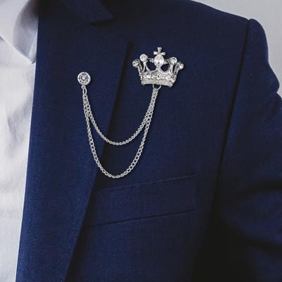 Herren Retro Brosche Englischer Stil Krone Form Strass Quaste Dekor Anzug Mantel Brust Dekoration Formelle Veranstaltung Hochzeit Geschäftsanlässe Kleidung Schmuck