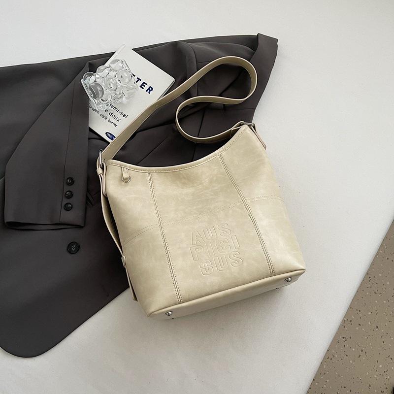 

Ретро вместительная сумка подмышку женская сумка зима новая модная сумка-ведро с буквенным принтом универсальная на плечо для работы и поездок сумка-мессенджер 26*14*31