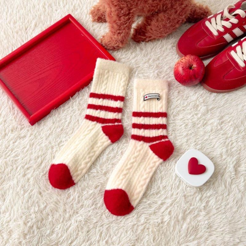 Australian Wool Socks - Women's Winter Thickened and Warm Padded Red Christmas Stockings with Embroidered Puppies for Sleeping