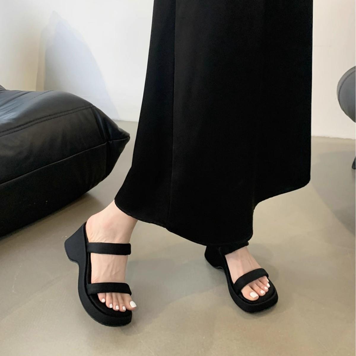 

Summer wear fashionable and simple word with wedge heel high heel sandals thick sole small man height i silver slippers women s trend 35 чёрный