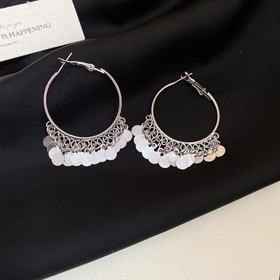 European and American Style Metal Texture Disc Fringed Earrings, Earrings INS Trendy High-end Design Light Luxury Stud Earrings, Earrings.