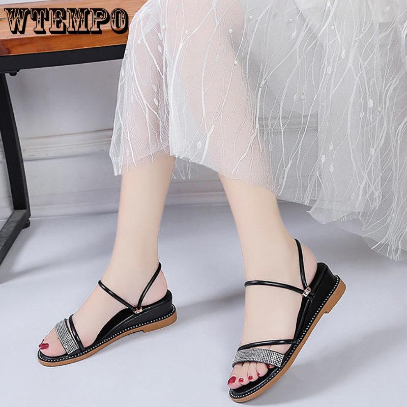 Sandales d'été pour femmes, mode polyvalente, fond souple, antidérapantes, sandales à vent féerique, pantoufles deux en un | Tige en strass | Matériau PU