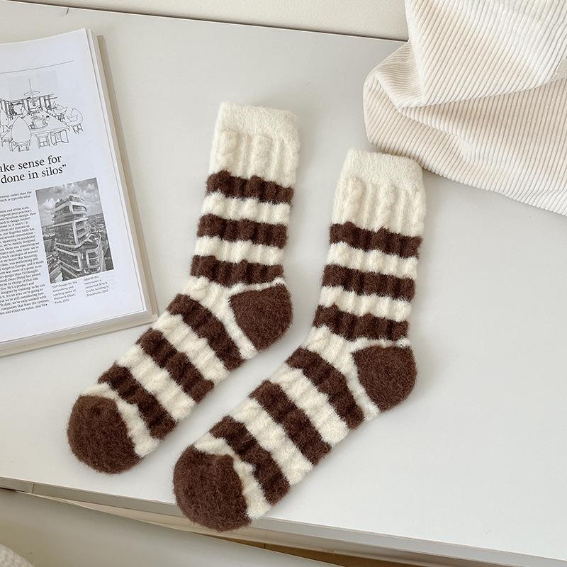 Dámské sametové ponožky s kávovým pruhem - Silné, měkké středně vysoké pro podzim/zimu