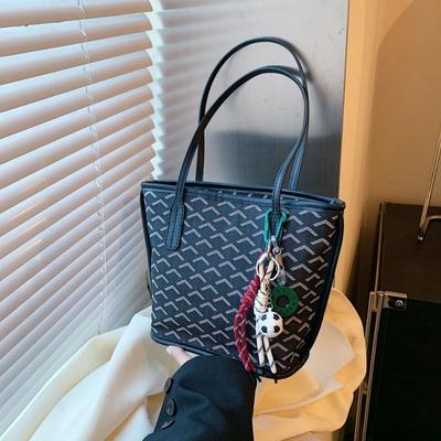 Large-capacity Commuter Shoulder Bag Women's New Model, Textured Versatile Vegetable Basket, Portable Tote Bag