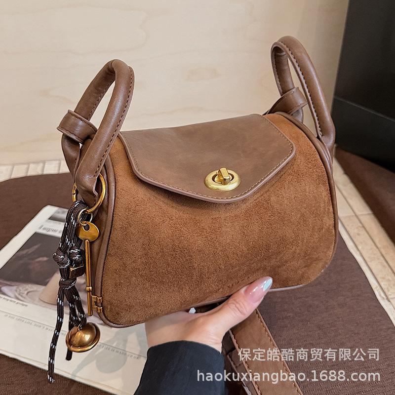 Suede bag women's autumn and winter 2025 new casual messenger bag matte retro premium portable pillow bag