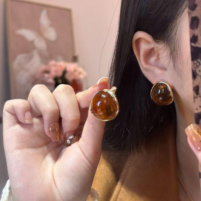 Gradient Amber Maillard Round Stud Earrings for Women - Unique High-End Ear Jewelry