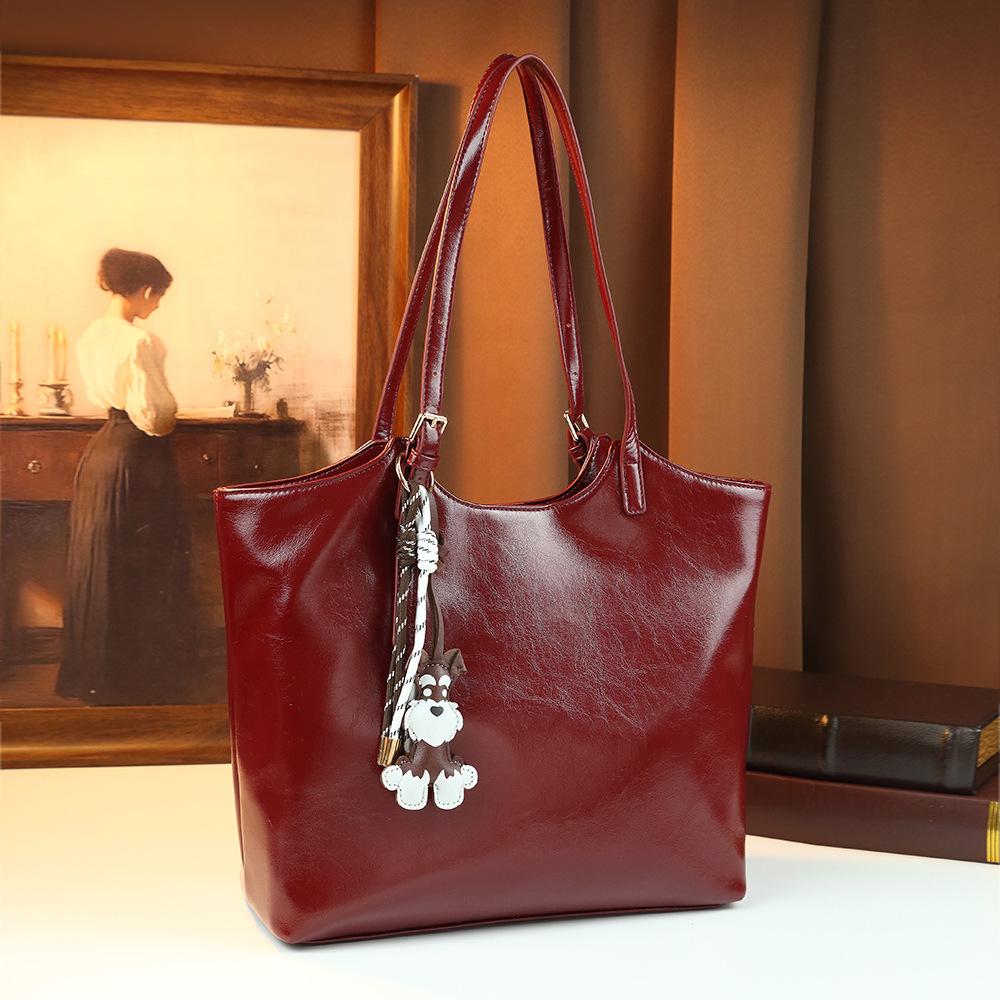 

Retro Tote Bag, Handbag, Oil Wax Leather Texture, Large Capacity, Cute Bear Pendant, Daily Commute To Class бордовий