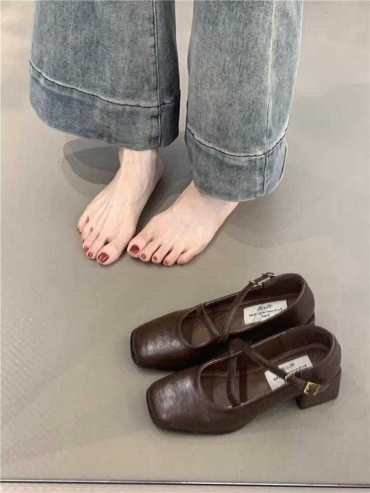 Retro Mary Jane shoes in early autumn 2025 new French temperament elegant square head light mouth thick heel high heel small leather shoes