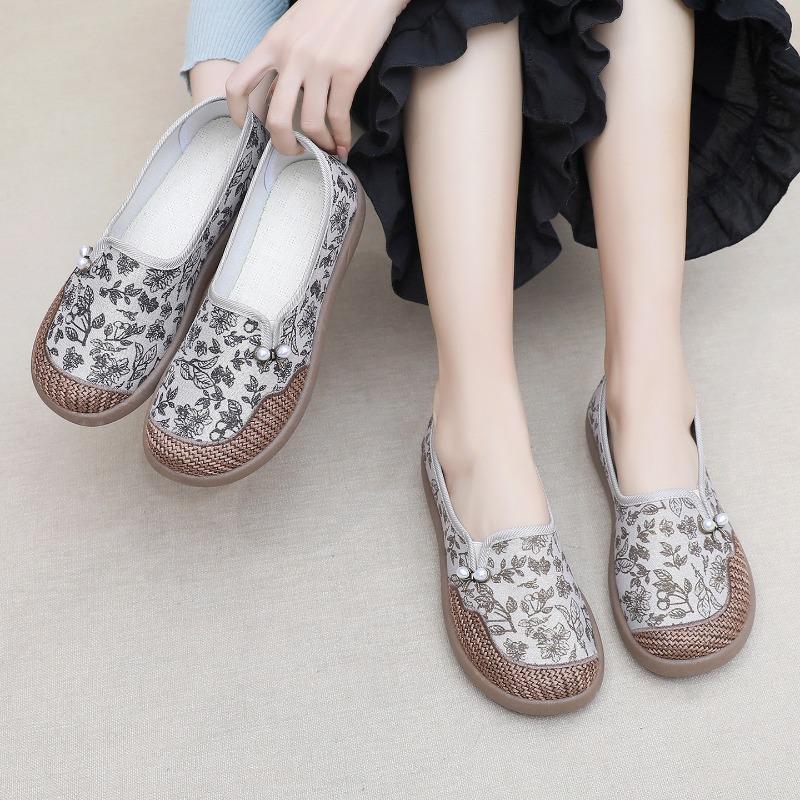 Scarpe da donna primavera nuova moda casual versatili scarpe da madre di mezza età e anziane scarpe comode da donna in tessuto