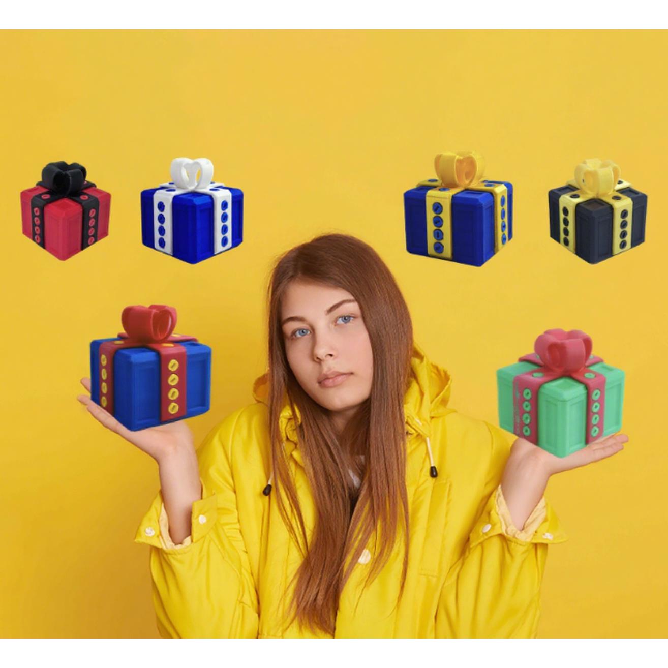 Annoying Gift Box with Screws Large Annoying Gift Boxes Prank Screw Box 3D Printed Figurines & Miniatures Card Container Gift colore nero rosso